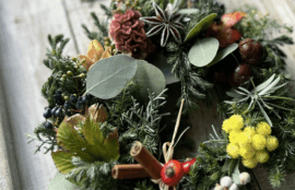 2025年森の香りのクリスマスリース